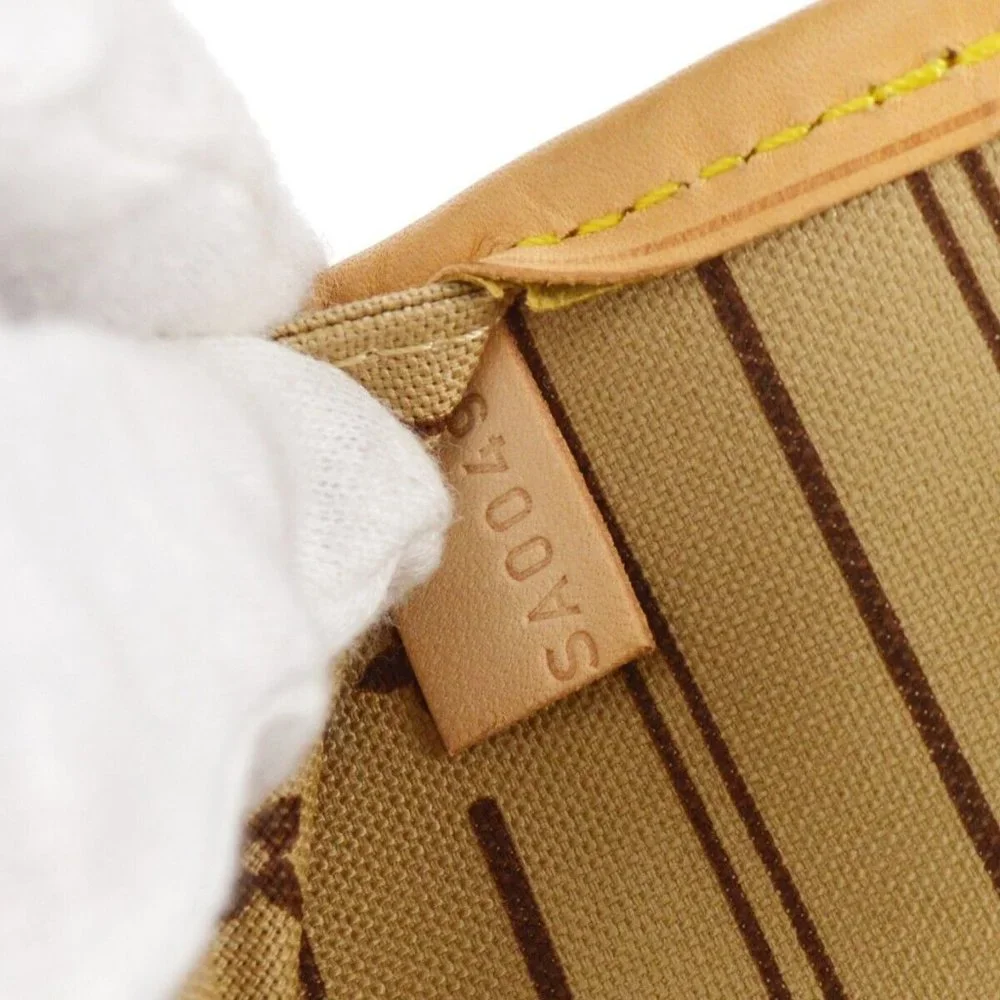 Louis Vuitton Neverfull MM Shoulder Tote Bag Monogram